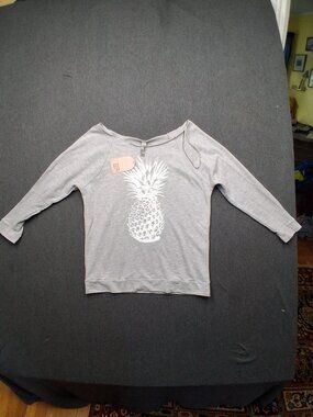 Threadtank Womens top Size  small Gray and white New with tags